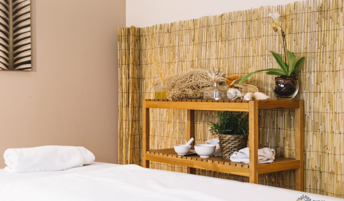 Dubai minimalist spa treatment room | Small minimalist spa treatment room with a single treatment table